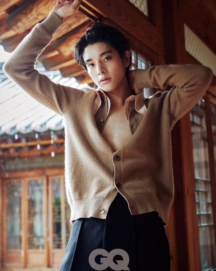 AboutMusicYT's tweet photo. Jake of ENHYPEN makes people gasp in new photos for GQ Korea. https://t.co/walZHHl4cB