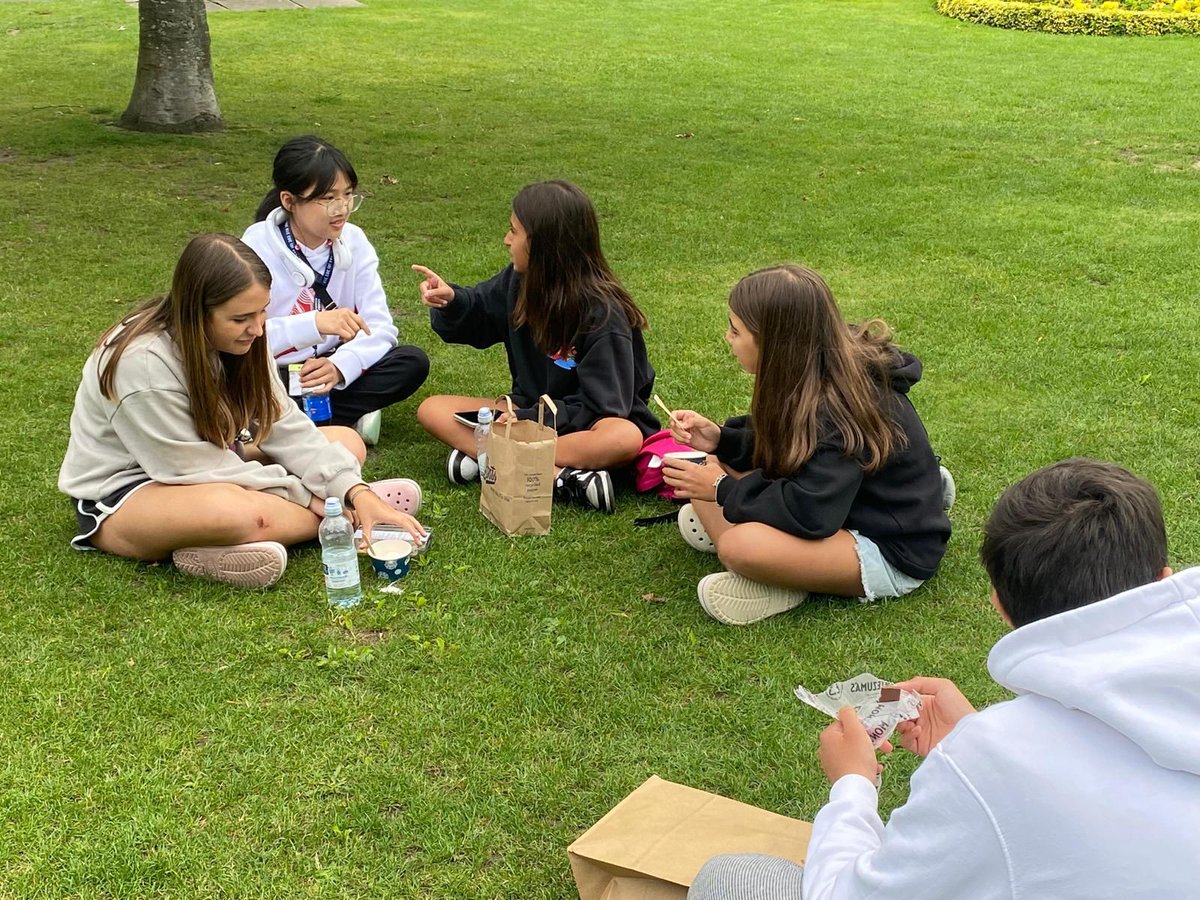 Öğrencilerimiz Winchester kasabası hakkında bilgi edindiler ve kampüste derslerine devam ettiler.