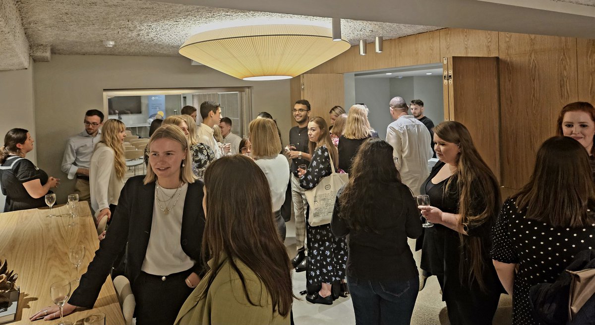 VictoriaCEOCIOB's tweet photo. President @SueBridge_ met with @RTPIPlanners #members taking part in #ChiefPlanningOfficers of tomorrow prog which sees early professionals teaming up with #chiefplanners for #dayinthelife shadowing
I was pleased to meet Sarah Paterson @CBRE_UK will spend a day with me in Sept https://t.co/hweqn6kLE6
