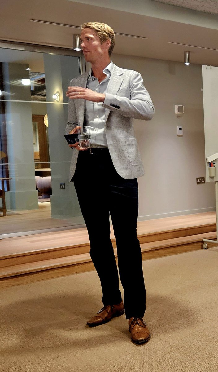 VictoriaCEOCIOB's tweet photo. President @SueBridge_ met with @RTPIPlanners #members taking part in #ChiefPlanningOfficers of tomorrow prog which sees early professionals teaming up with #chiefplanners for #dayinthelife shadowing
I was pleased to meet Sarah Paterson @CBRE_UK will spend a day with me in Sept https://t.co/hweqn6kLE6
