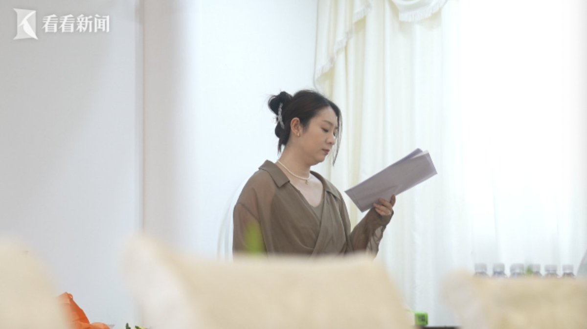 ShanghaiEye's tweet image. Jing Li, a post-90 girl, is a funeral planner. In the eight years since she started her career, she has found many important memories of the deceased to share with countless families. #chinajobs #employment #graduatesemployment #newjobs #newcareer #chinaeconomy