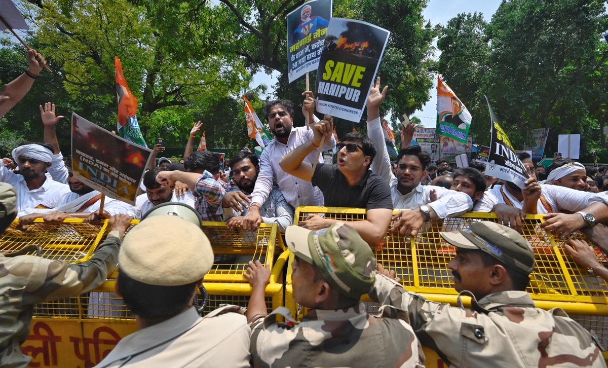 htTweets's tweet photo. #DelhiPolice detained members of the Indian Youth Congress during a protest against the #ManipurViolence  

(Photos: @rajkraj_ht / HT photos)

Track updates: https://t.co/MztHnnqoxA https://t.co/312AYUvfA3