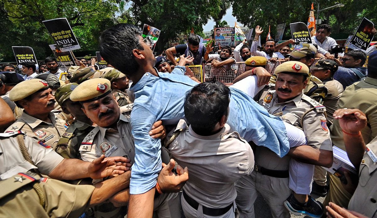 htTweets's tweet photo. #DelhiPolice detained members of the Indian Youth Congress during a protest against the #ManipurViolence  

(Photos: @rajkraj_ht / HT photos)

Track updates: https://t.co/MztHnnqoxA https://t.co/312AYUvfA3