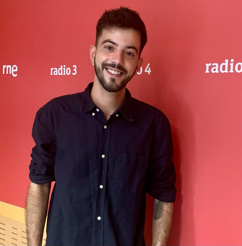 🗣️:"Tuve la suerte de que <a href="/AlejandroSanz/">Alejandro Sanz</a> se fijase en mí"

🎶 <a href="/SalvaBeltran/">Salvador Beltrán</a> presenta #𝑨𝒎𝒂𝒏𝒆𝒄𝒆𝒓𝟐𝟑, un aperitiu del que serà el seu proper àlbum❗️

🔊 Recupera l'#𝔼ℕ𝕋ℝ𝔼𝕍𝕀𝕊𝕋𝔸 + #𝔸ℂÚ𝕊𝕋𝕀ℂ 👇
🔗#PodCast ▶️ rtve.es/a/6937293/

#SalvadorBeltran #musica