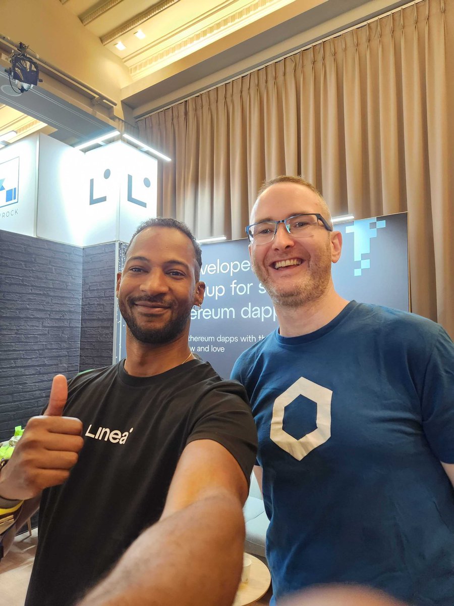 Stacktical's tweet image. $DSLA x $LINK @ #EthCC 🇫🇷—@LineaBuild booth!

👋 long-time @chainlink friends!