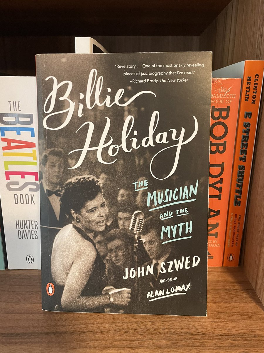 Livros Socorro ⚡

Billie Holiday: The Musician and the Myth | John Szwed 

@PenguinLivrosPT 
#socorropt #musicbooks  #book #books #bookstore #livro