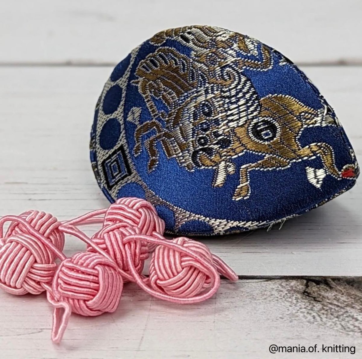 Great picture! Happy knitting with HiyaHiya Small Yarn Ball Stitch Markers！📷📷
#repost <a href="/mania/">Mania.com</a>.of. knitting

Please follow us on Instagram at
instagram.com/hiyahiya_freea…!