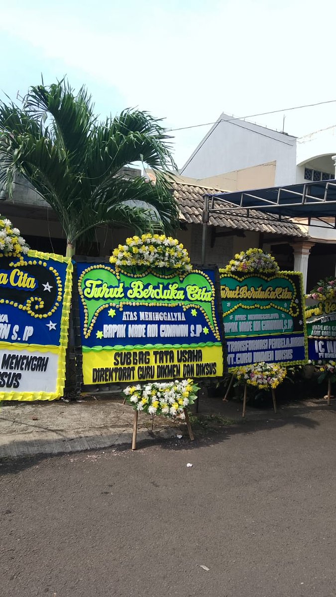 floristtegal's tweet photo. TOKO BUNGA TEGAL 
KARANGAN BUNGA TEGAL
☎️:0822-9826-7271
https://t.co/Ocbg1ZkorO
@floristtegal
#karanganbungategal
#tokobungategal
👇ORDER KLIK LINK BAWAH
👇✅
✅
#kramat
#tegal
#mejasem
 #slawi 
#bumijawa 
#adiwerna 
#suradadi 
#dukuhturi 
#balapulang
#bojong 
#jatinegara https://t.co/b1YrcZLUDl