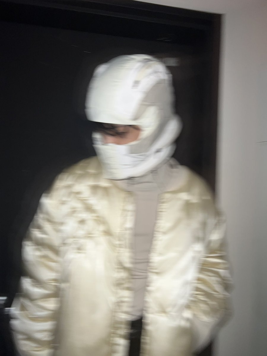Jonyseong's tweet photo. Embracing endless possibilities and embarking on new adventures! I stood erect in my crisp white jacket, ready to take on the unopened door. Each step ahead excites me and makes me wonder. The world beckons, and I am resolute in my quest to uncover its hidden treasures. https://t.co/JSRiVUTEXp