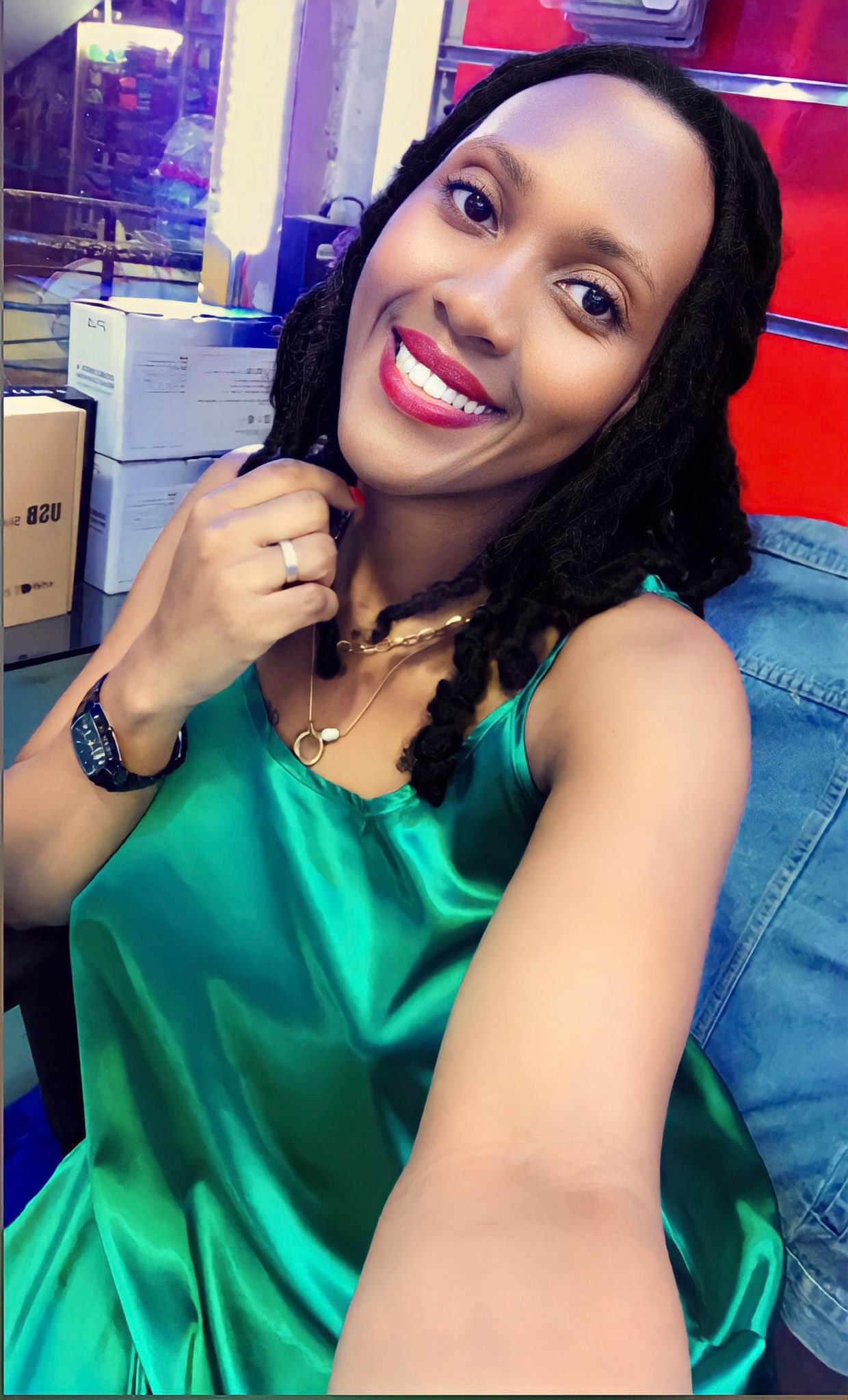 DeeDi on Twitter: "UOT: Discussing solo trips and Dubai Me: At my ka ...