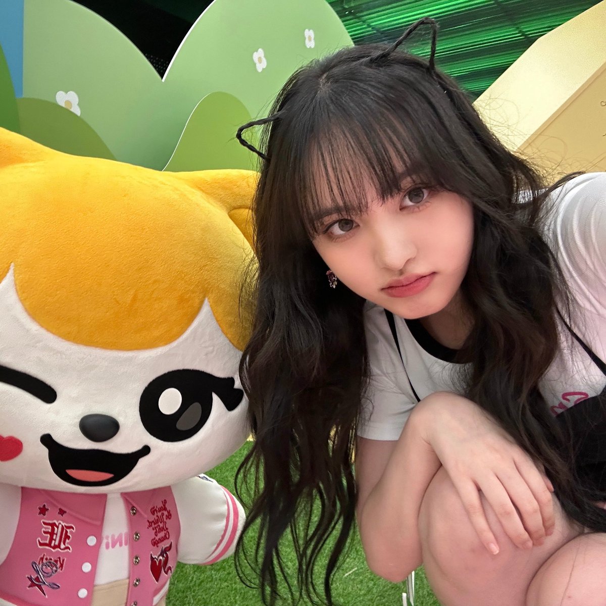 MelaungSendu's tweet photo. ㅤ
ㅤ
Boleh tolong bantu RT?

Haloo! Di sini Ayyara, biasa dipanggil Aya atau Yaya. Lahir tahun 2004. Mahasiswa Matematika bau Matlab walaupun sudah semprot parfume es*kulin. Hobinya mengeong dan depresot setiap malam. 

Mau berteman? Nanti kita spotsess August sampai pagi.

ㅤㅤ https://t.co/tXuaxr1Fdp