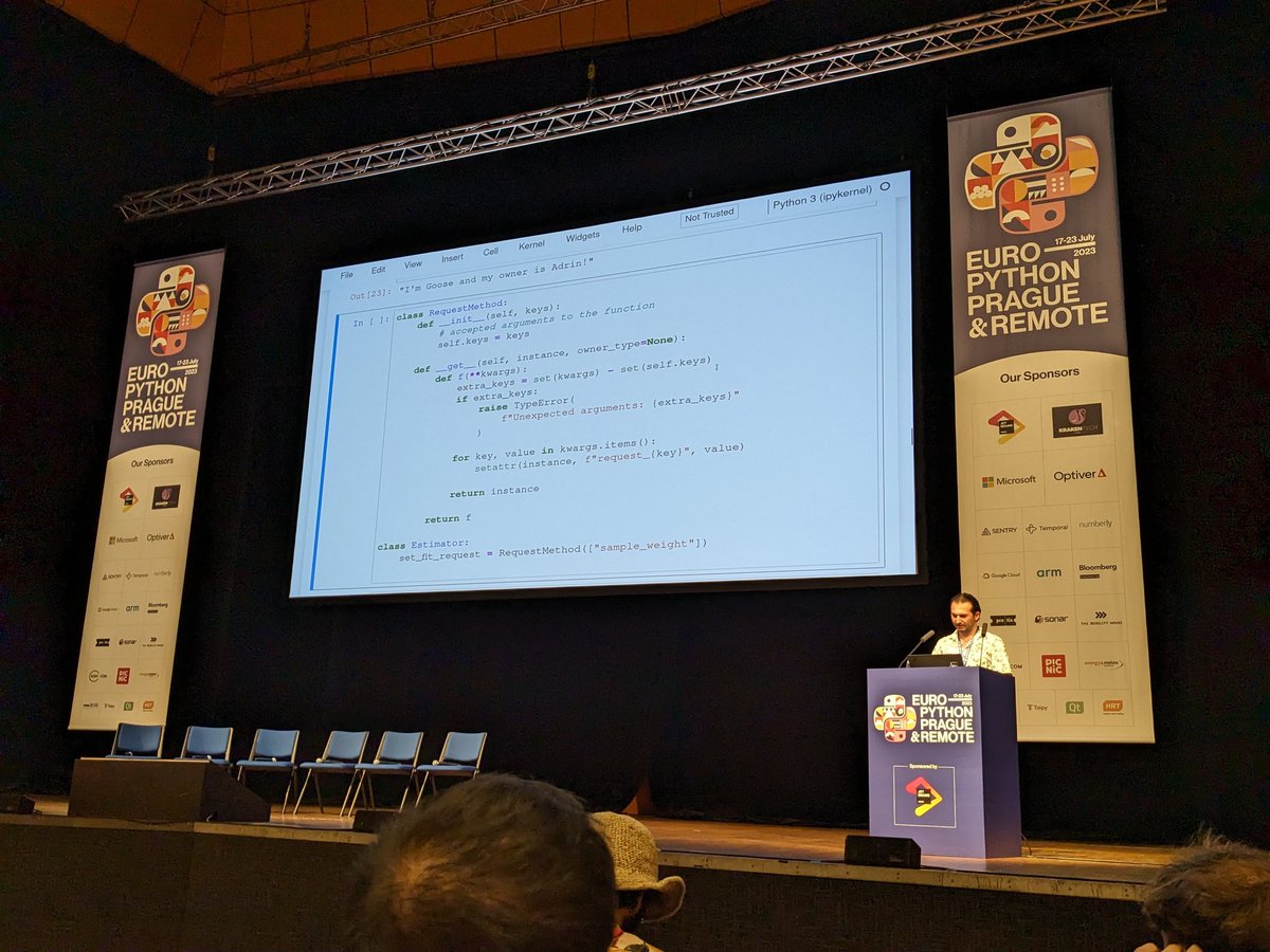 Very insightful talk at #EuroPython2023 yesterday by @adrinjalali about dynamically generated methods with a non-generic signature. 💡👏