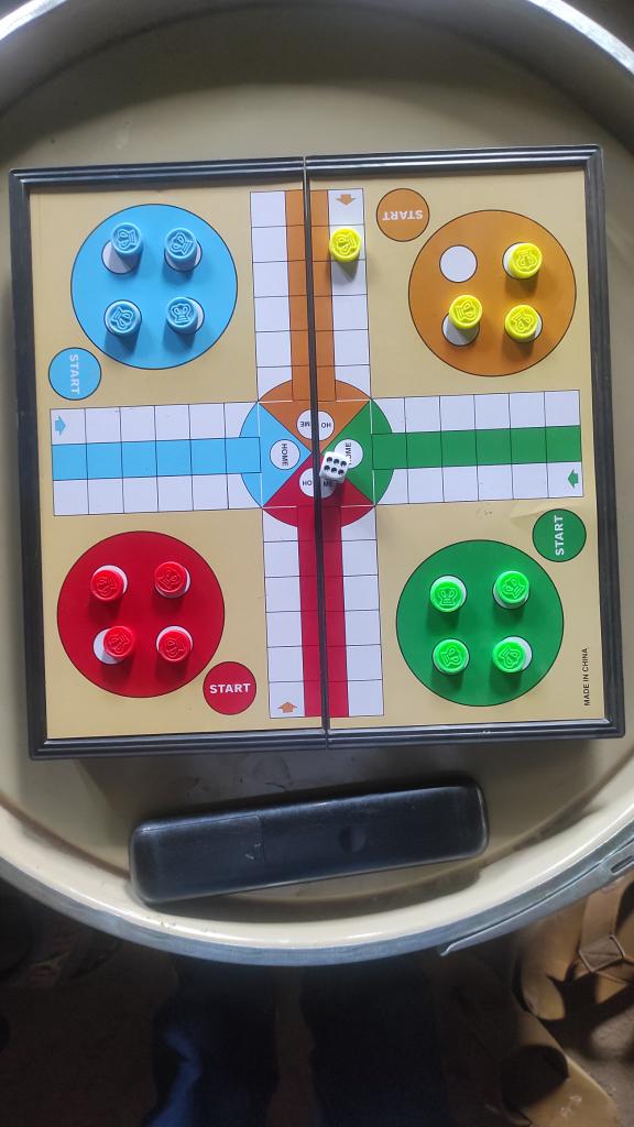 mukuruyouthI's tweet photo. Today, being #GamingThursday, our hub is open to anyone who would love to enjoy ludo, scrabble, tennis, poker and chess. Having a game together would really help in minimizing anxiety during these demonstration times. Karibu sana. #MuYIHub https://t.co/M3BQ26y8aj