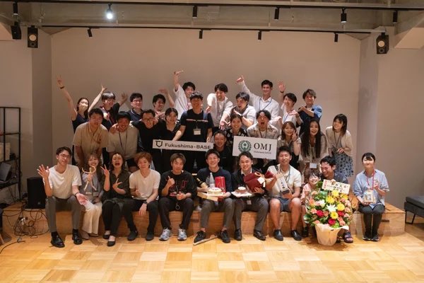 omj_yuto's tweet photo. OMJ5周年！！
猪苗代合宿と総会、感謝祭✨

そして同時に僕も30歳になりました☀️

今年から0→1で宿場町リゾート構想もスタートです🌾

何よりも沢山お祝いしてもらって、本当に仲間に恵まれたと実感してます。

軸をブラさず勝たせられる経営者になれるように30代も頑張ります💪🏻

ありがとう🥳 https://t.co/XCBxwgVWTx
