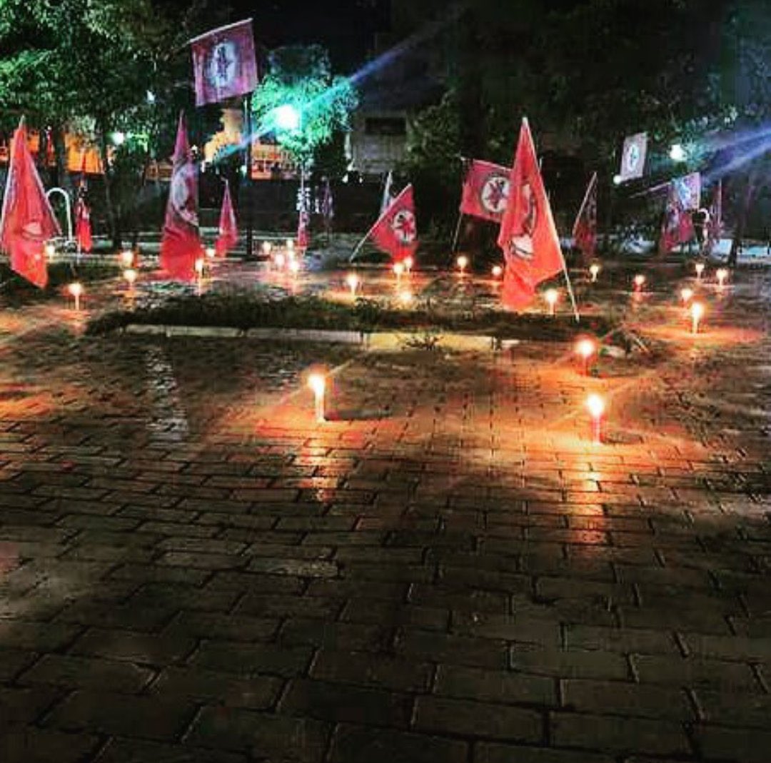 EzilenlerinHB's tweet photo. Suruç Katliamı Davasında olay sonrası katliam görüntülerinin dahi 3,5 yıl sonra ve beş saatlik kısım eksik şekilde dosyaya sunulduğunu ve halen çözümünün yapılmadığını biliyor muydunuz? https://t.co/gvbYaNnvhw