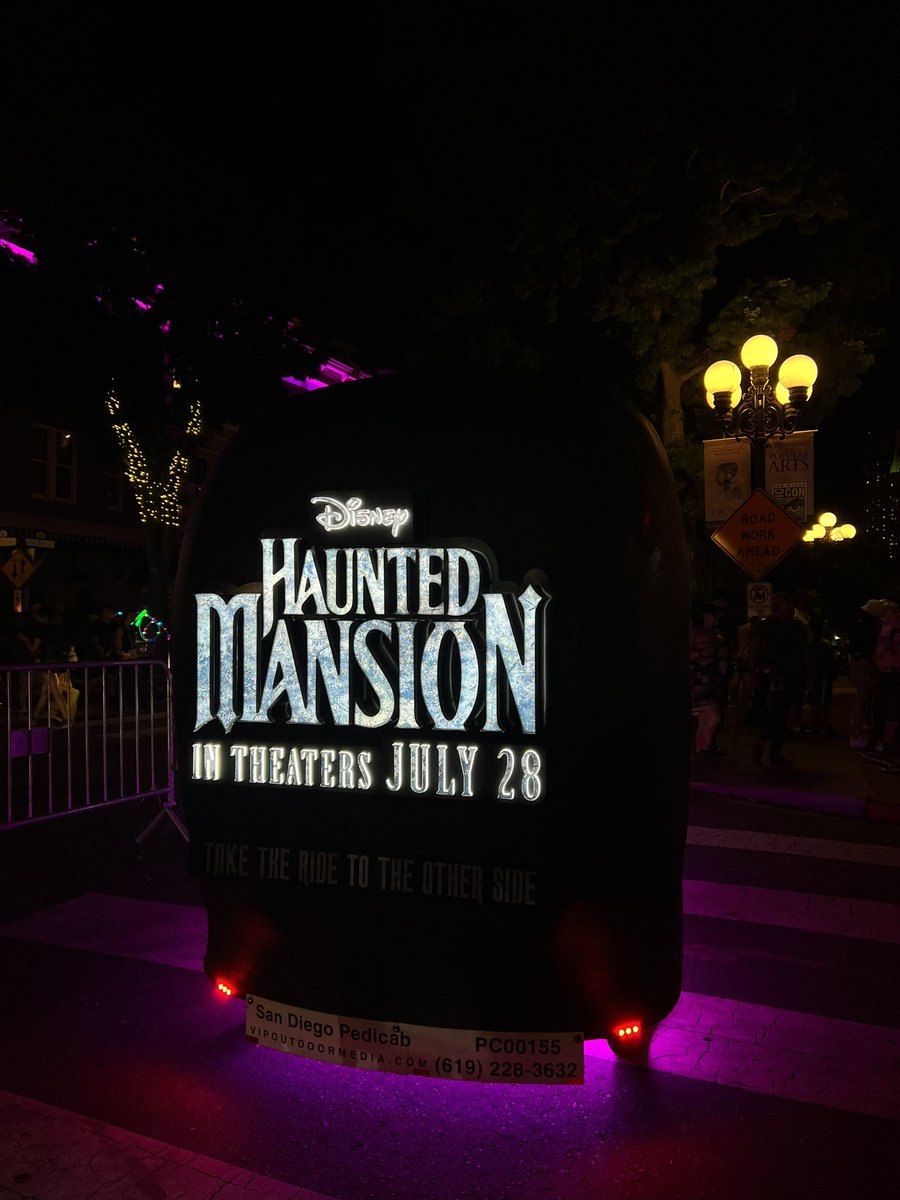 HauntedMansion's tweet image. Night mode activated. 

#HauntedMansion  at #SDCC