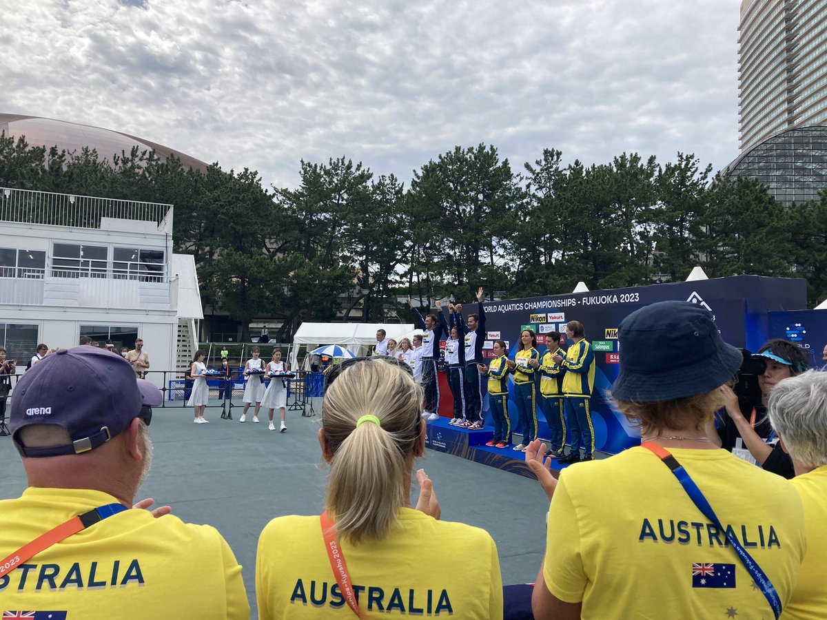 th_esser's tweet photo. Über die Medaillen jubeln diesmal Italien, Ungarn und Australien. Das deutsche Team freut sich zum WM-Abschluss im #Freiwasser aber über den Gewinn der Mannschaftswertung // #Fukuoka2023 #AQUAFukuoka23 #dpareporter @dpa_sport @dpa https://t.co/jXprY2Stny