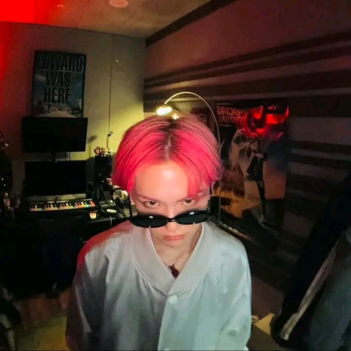 imnotred_'s tweet photo. Hello, this is Red and I'm looking for a new moots/friends here on #twitterstan #stantwt
Filo | INFP
He/Him
Looking for teumes, carats, armys, and blinks but any fandom is fine.
Please LIKE & RT this post. Thanks. https://t.co/bydjwF01E5