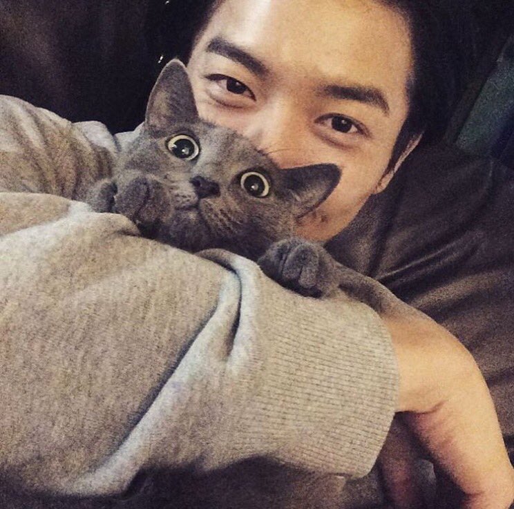 uckku__'s tweet photo. 이것도김재욱이고                 이것도김재욱임 https://t.co/EGxVuIT9Em