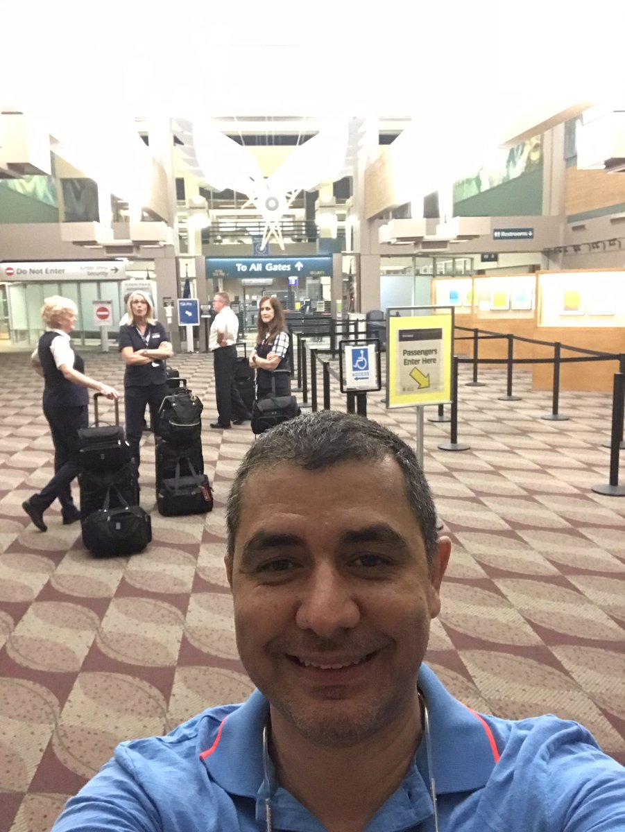 SelHashemy's tweet image. @flyEUG @TSA we are here to get on a delayed flight but no one is home for us to clear security