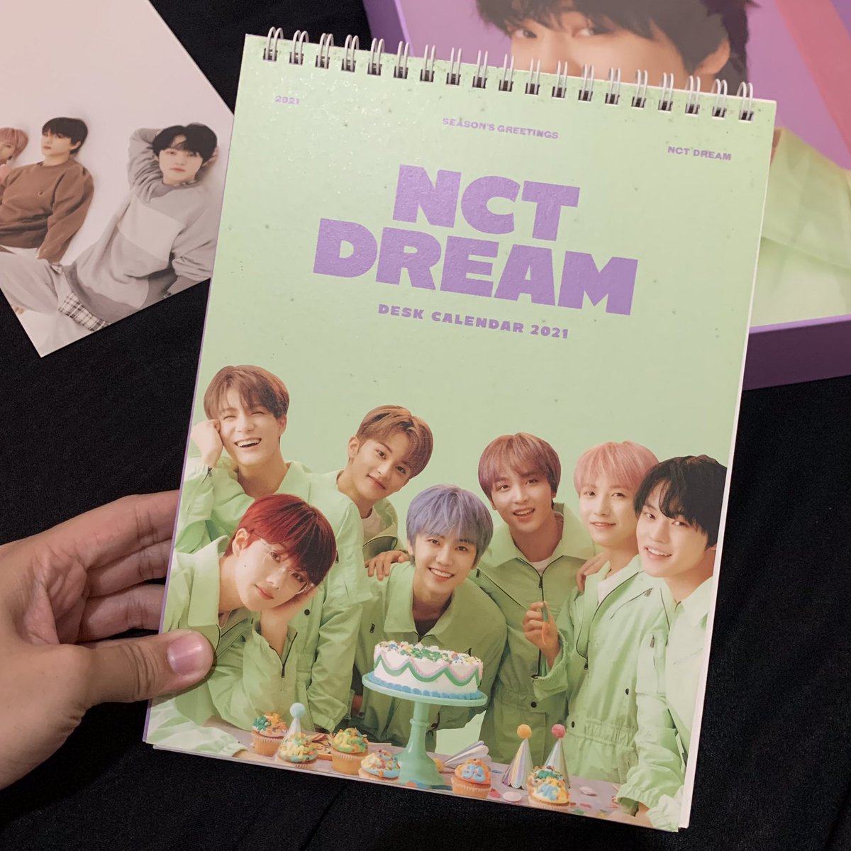 malangkpoptur's tweet photo. WTS SEASON GREETINGS NCT DREAM 2021 “chenle set” 
Ada box, calendar, diary book jg kok.  Yang minat bisa dm guys https://t.co/hEwME0b3pm