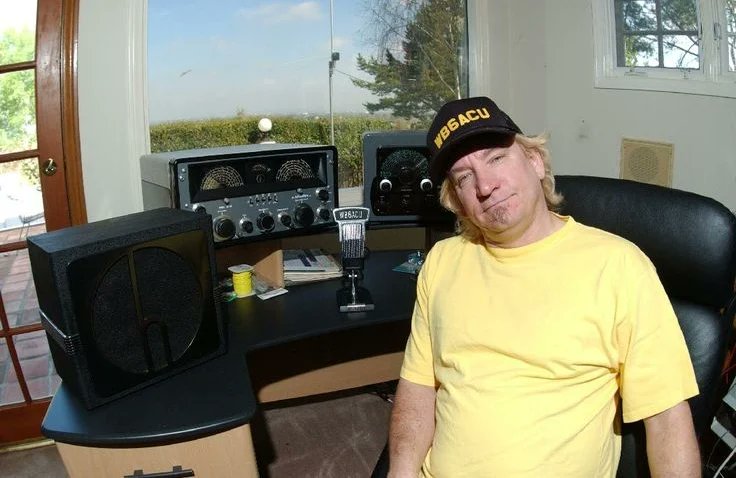 Famous Ham Radio Operators -
Eagles Guitarist Joe Walsh, WB6ACU https://t.co/P5vgoNh9Xy