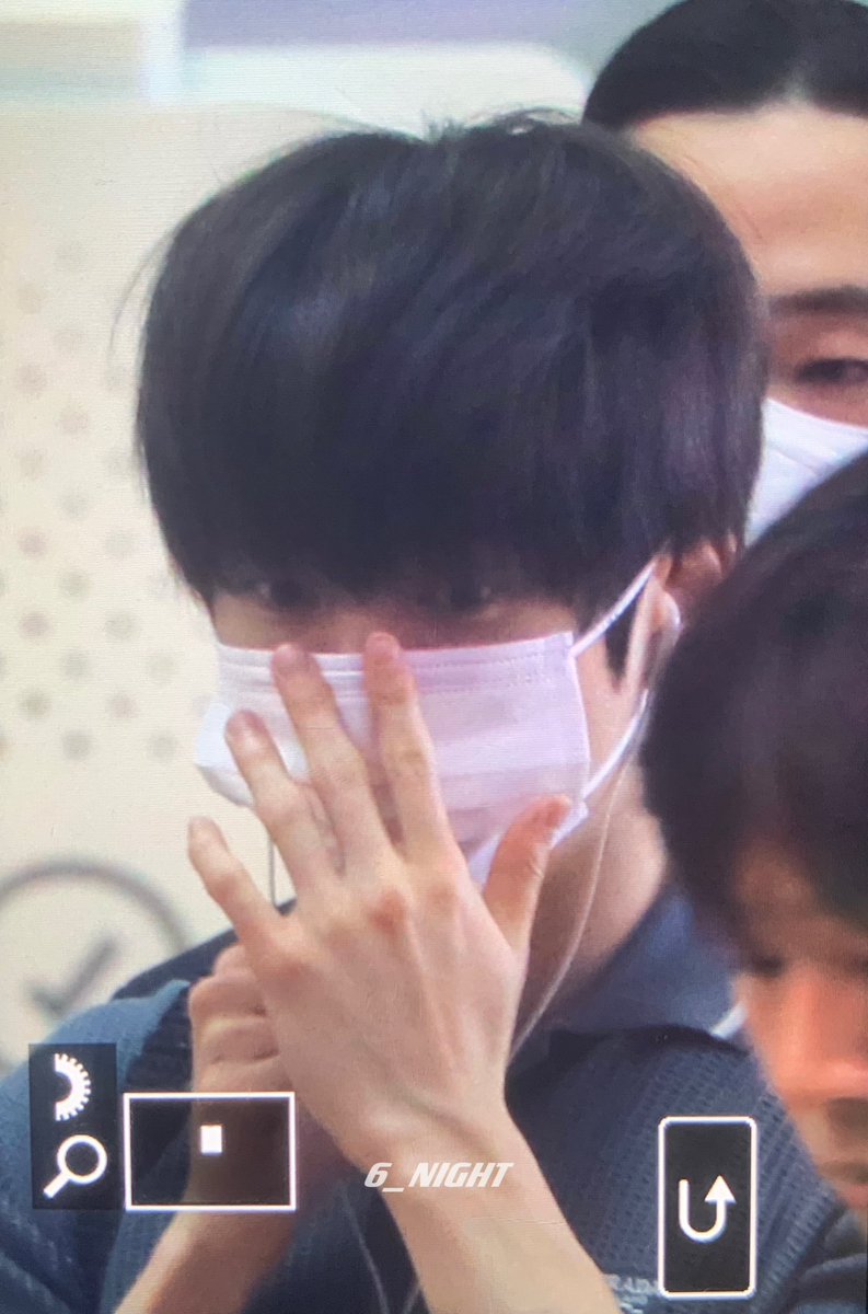 jaehyunpetals's tweet photo. who woke him up????😡😡😡 https://t.co/kcpyKQUZby