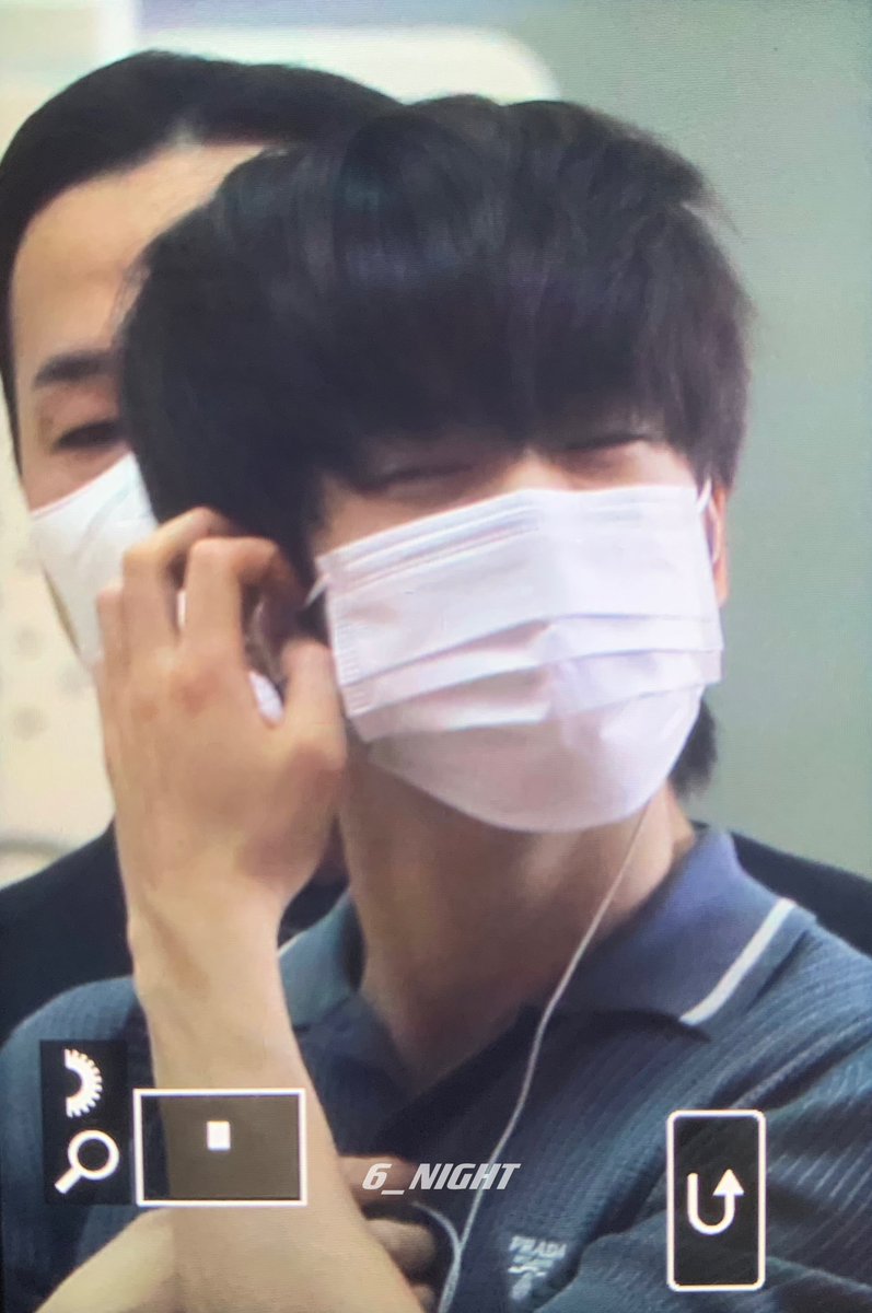jaehyunpetals's tweet photo. who woke him up????😡😡😡 https://t.co/kcpyKQUZby
