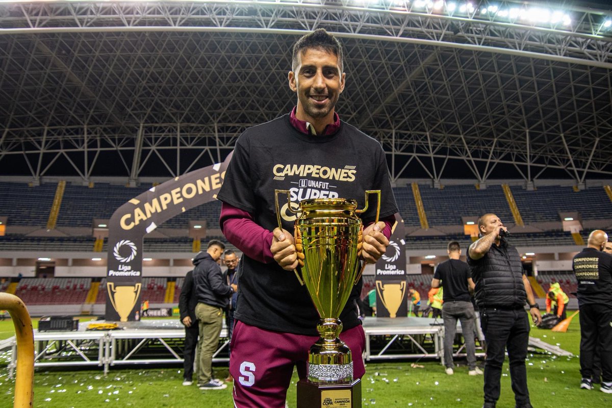 ferlinpanzon's tweet photo. @CarlosSerrano_2 Tome la Supercopa Manudo https://t.co/QMPMwWbai6