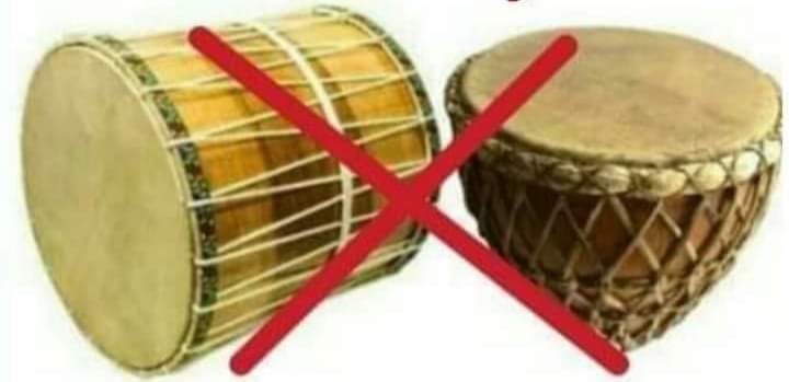 ShadabAbdullah7's tweet photo. रसूल अल्लाह ﷺ ने फ़रमाया :

बेशक अल्लाह ने मुझ पर ढोल हराम कर दिया है।

अबु दाऊद : 3696

नोट :- जो क़ौम अल्लाह और उसके रसूल की नाफ़रमानी करती है ज़िल्लत उस क़ौम का मुकद्दर बन जाती है। https://t.co/MsK2iiQt2G