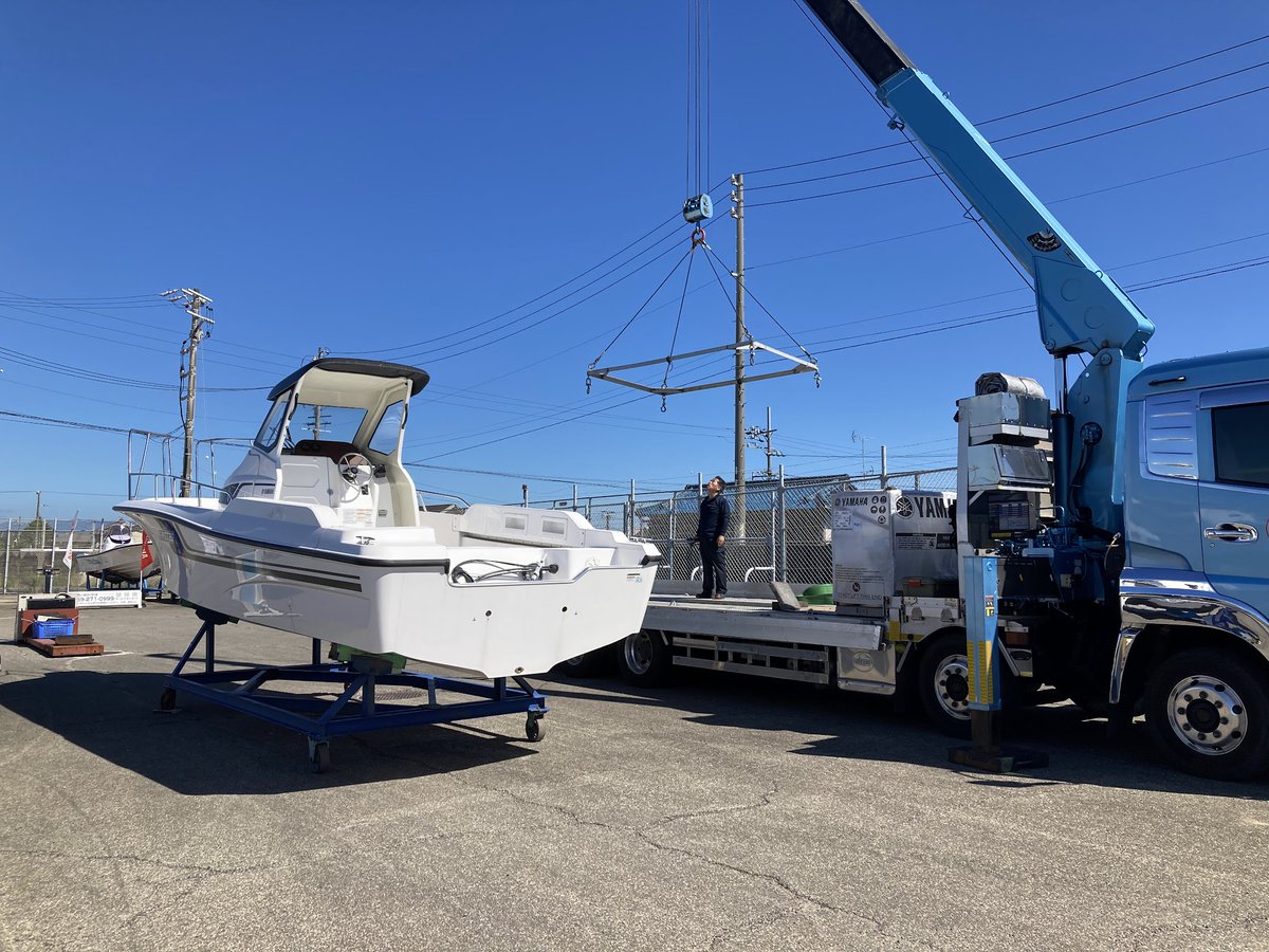 daiichimarine's tweet photo. ありがとうございます!
FAST26ご購入頂き積込み作業立会い
今年の夏は楽しみですねー!
#FAST26
#ボート
#船
#夏 https://t.co/QtaMBMrdz1