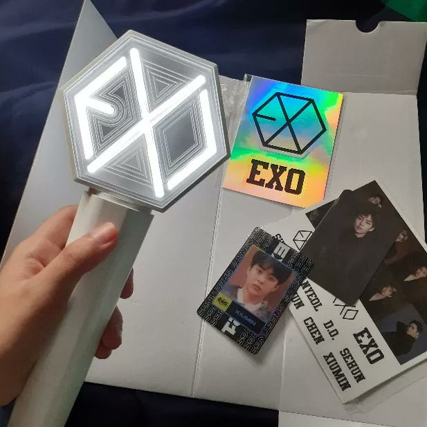 nnnikkitaaaa's tweet photo. ❣️WTS-LFB❣️
✨EXO Lightstick Version 3✨

inclusions:
-official from SM Ent.
-EXO Official Fanlight Ver 3.0
-wristband
-hologram big sticker
-100% working and unused

NOT INCLUDED: photocards 

DM for more info ☺️
📍Quezon City https://t.co/Gm6yN7vEZh