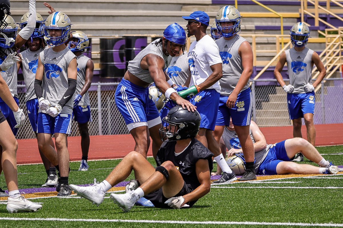 Corey06922307's tweet photo. last 7on7 of the year ���@Coach_Kuhn @WilsonCentralFB https://t.co/NvelImKtII