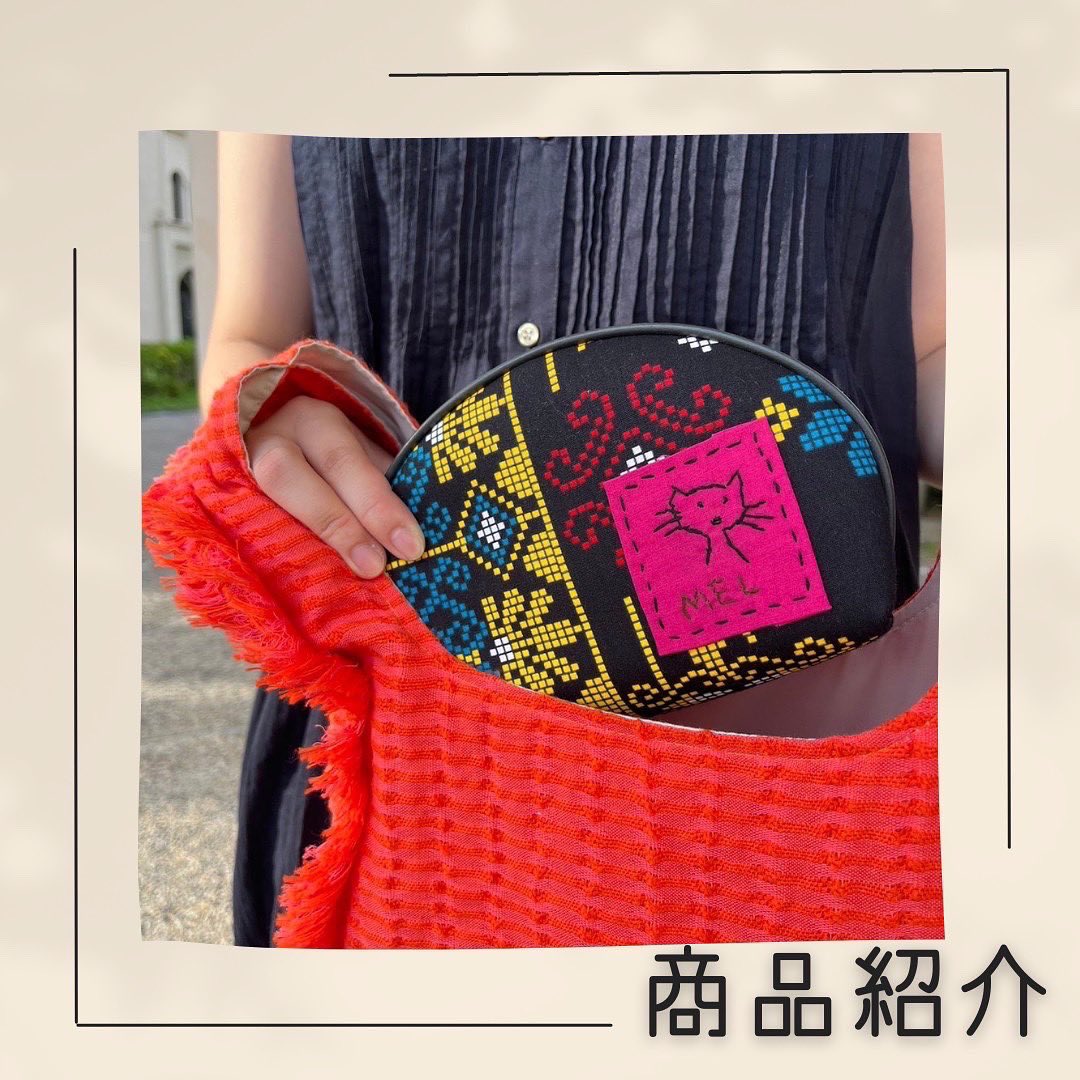 angle_switch's tweet photo. ラウンドポーチです🌟

スクエアポーチよりも大きく、厚めでしっかりとしたポーチなので、化粧品やスマホの充電器など様々なものを収納できます🌈

インスタも投稿しているので是非見てください❣️

他の商品もご覧になりたい方、ご購入をご検討される方はDMでご連絡ください！ https://t.co/SqYHWy4jfm