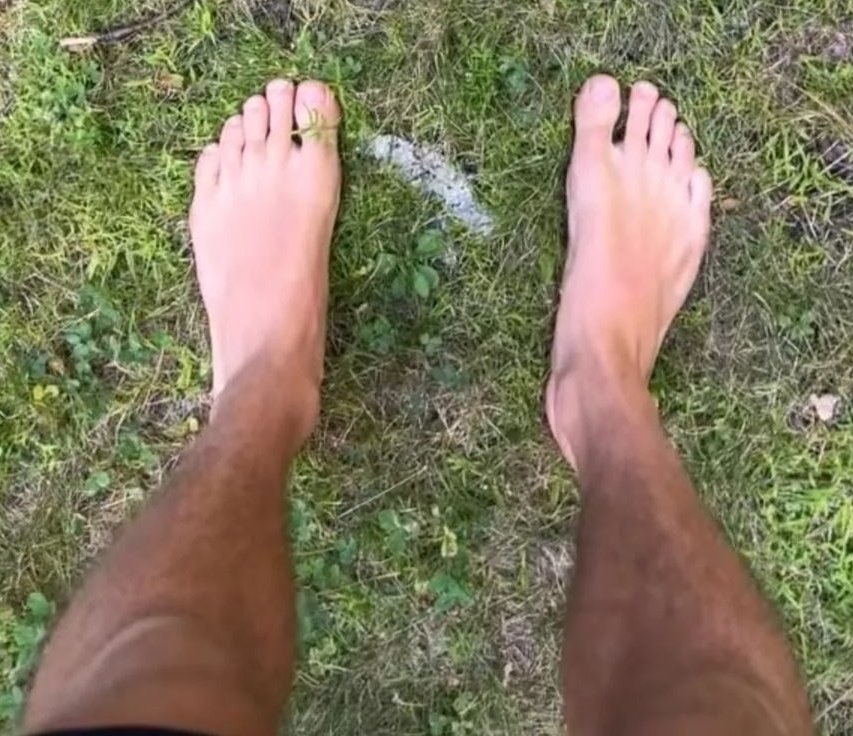 just__feet's tweet photo. Shawn Mendes feet #feet #ShawnMendes #malefeet https://t.co/mK21pq63Ra