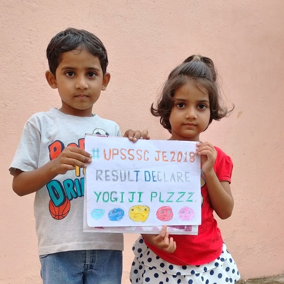 AkankshaT44039's tweet photo. #declare_upsssc_je2018_result
आखिर कब तक सहेंगे अत्याचार, अब करो रिजल्ट पे वार , बहुत हुआ आश्वासन ,अब तो सचिव जी रिजल्ट दे  दीजिए । हम जेई 2018 वालो से इतना भेदभाव क्यों? कितना रुलाएंगे  आप हम लोगो को यहां सब डेली ताने देते है ।
#जेई_रिजल्ट_जारी_करो
#UPSSSC_JE2018_Result https://t.co/H28WnU6Owv