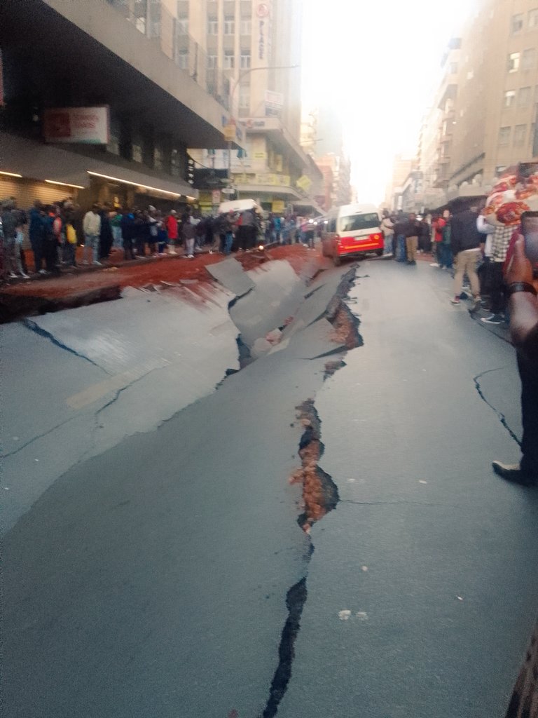 dnkoni's tweet photo. For me regarding JHB CBD incident.... it's people gathering here minutes after the "explosion"

Kore Boksburg tanker explosion didn't teach some a lesson neh https://t.co/suRPvieFKf