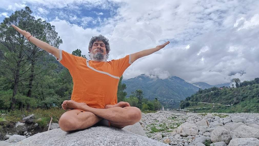 Dhakaram3's tweet photo. Live the Moment
.
.
#mountain #dhakaram #yogapeace #yogapeace #mountains https://t.co/KrfhLi7rlc