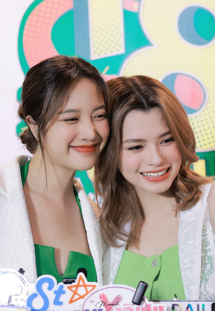 Moonsaid121's tweet photo. 𝟮𝟯𝟬𝟳𝟮𝟬 CJ MORE PRESS CON

 🐰🦦
@srchafreen @AngelssBecky 

𝐈 𝐣𝐮𝐬𝐭 𝐰𝐚𝐧𝐭 𝐲𝐨𝐮 𝐛𝐲 𝐦𝐲 𝐬𝐢𝐝𝐞.

CJ MORE WITH FREENBECKY
#CJMORExFreenBecky
#srchafreen​ #Beckysangels
#ฟรีนเบค #FreenBecky https://t.co/P8UbPwnLWY