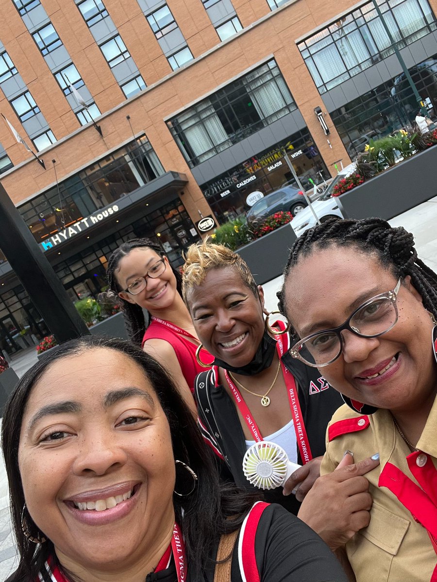 MemphisDST's tweet photo. What better way to end Day 1 of Delta Sigma Theta Sorority, Inc's 56th National Convention than with an opening reception at Gainbridge Fieldhouse. It was an evening filled with entertainment, fun, food, and fellowship! #MACIsWhereItsAt #MemphisDST #DST1913 #DSTConvention2023 https://t.co/bGHznzOMTq