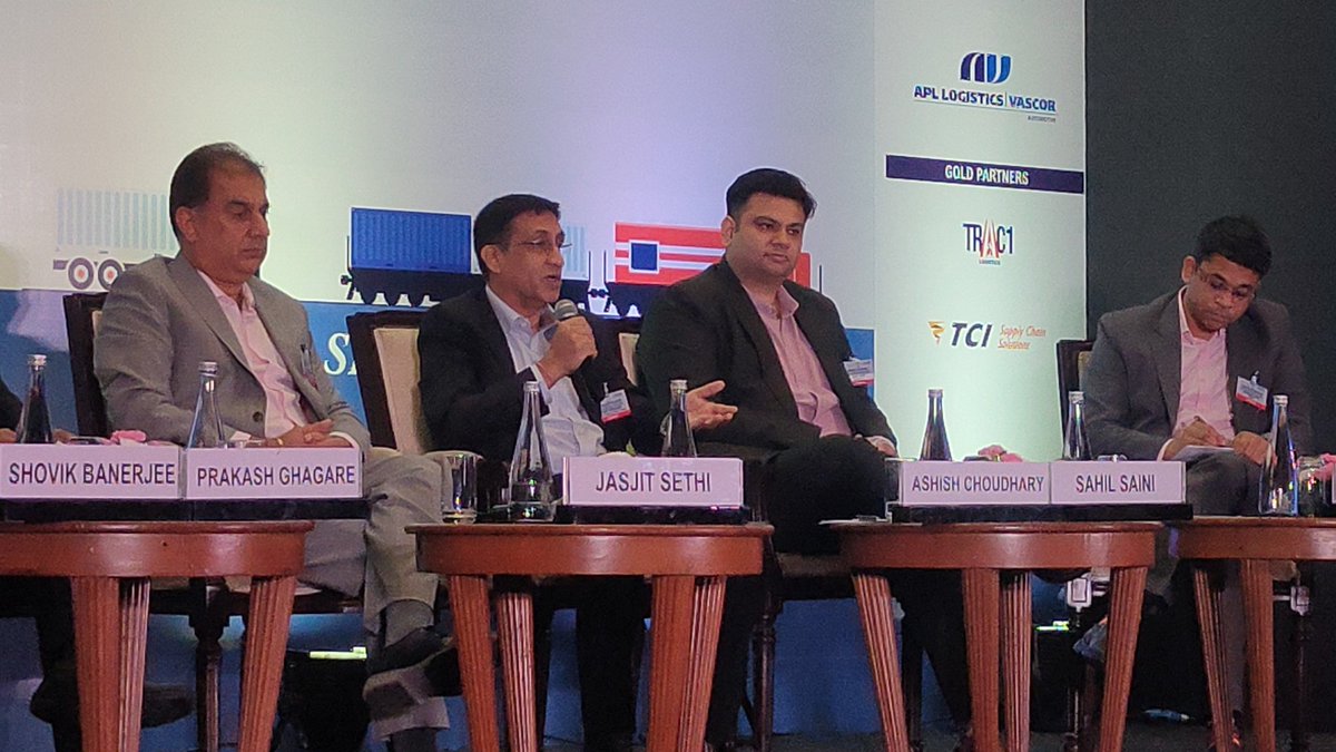 CVmagazine's tweet photo. Ashish Choudhary, Operating Officer, Honda Motorcycle &amp; Scooters India Pvt. Ltd highlighted that empty runs are problem but the logistic industry is very much seasonal and almost 30-38 per cent of sale happens in just fifteen days. 
 #SIAMLogisticsConclave https://t.co/CaSgaZPn4V