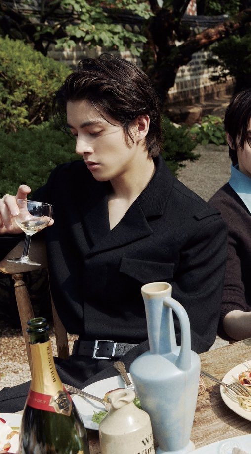 oh he’s so fine #enhypen_jake