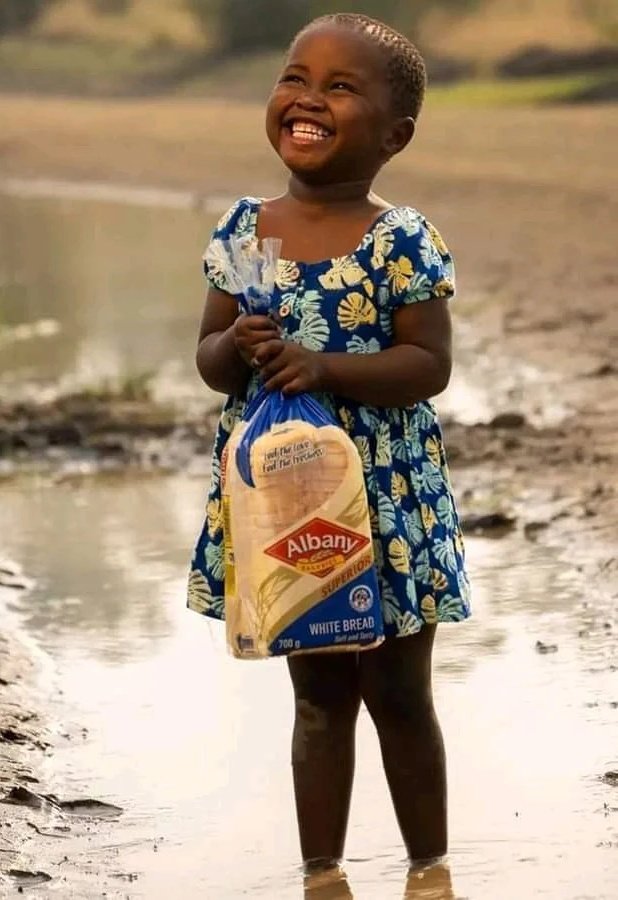 MDNnewss's tweet photo. Clover will provide 'Miss Albany' girl and her creche with milk for one year after Bokomo offered a year supply of Corn Flakes.

#MDNnews https://t.co/IrUkUjMq5Z