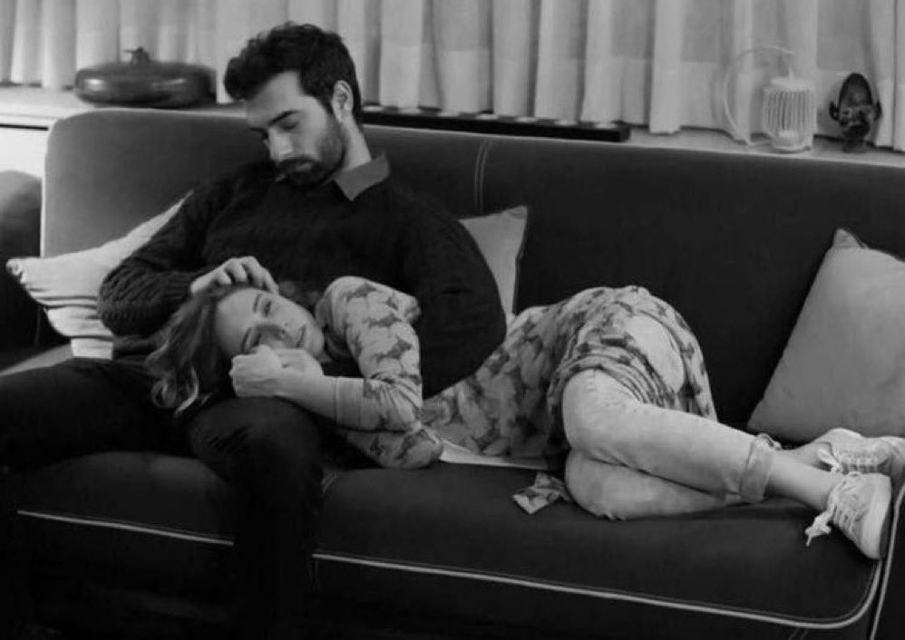 #الخميس_الونيس

الإهتمام شعور دافىء ..
دافىء جداً
#صباح_الخير_والسعاده_للجميع