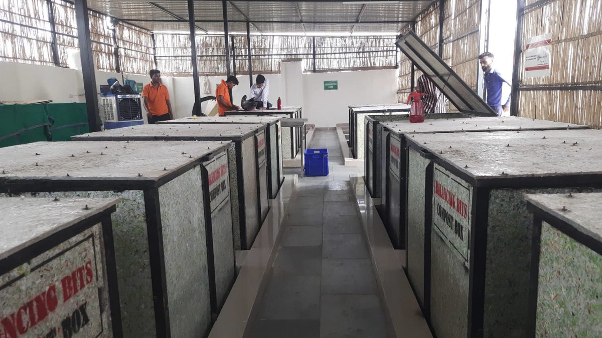 MCManesar's tweet image. A beautiful set up at our bulk waste generator #MonsoonBreeze society to manage their wet waste responsibly. A heartfelt thanks to the RWA and citizens for their successful management @MoHUA_India @HardeepSPuri @RoopaMishra77 #SwachhSurvekshan2023Manesar #WasteToWealth