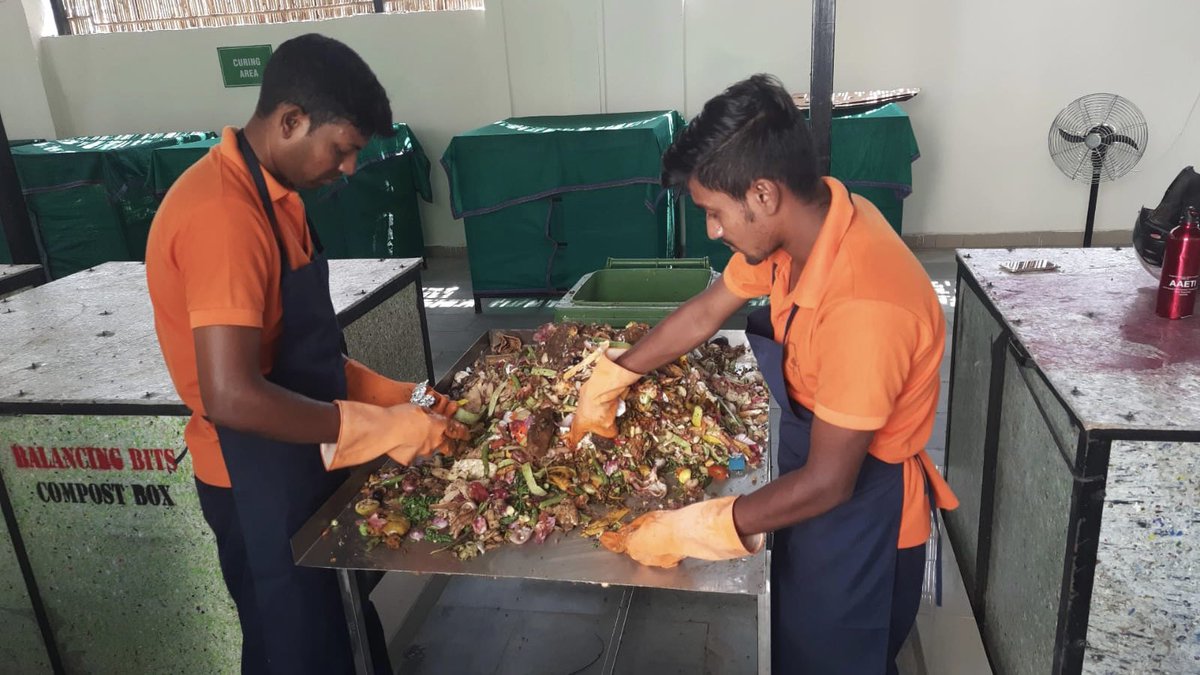 MCManesar's tweet image. A beautiful set up at our bulk waste generator #MonsoonBreeze society to manage their wet waste responsibly. A heartfelt thanks to the RWA and citizens for their successful management @MoHUA_India @HardeepSPuri @RoopaMishra77 #SwachhSurvekshan2023Manesar #WasteToWealth