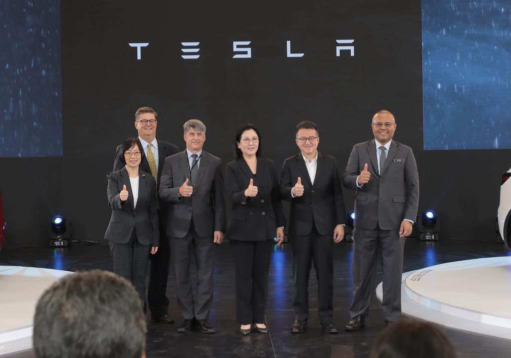 OfficialMIDA's tweet photo. Exciting News! @TeslaMotorsMY has chosen Malaysia as its next destination for expansion, showcasing our country's undeniable appeal as a top-notch investment hub in the region. https://t.co/fZGPkrnU0U