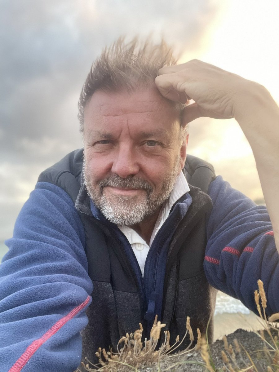 Martin Roberts tweet media