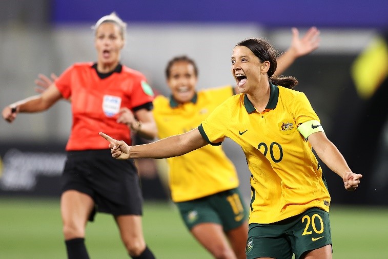 AusHCMalaysia's tweet photo. It’s kick off time! ⚽️

Australia is incredibly proud to be co-hosting the FIFA Women’s World Cup 2023 with New Zealand, the largest women’s sporting event in the world. 🇦🇺🇳🇿

Good luck to all teams, go the @TheMatildas!💪 https://t.co/OL8w17DdY5