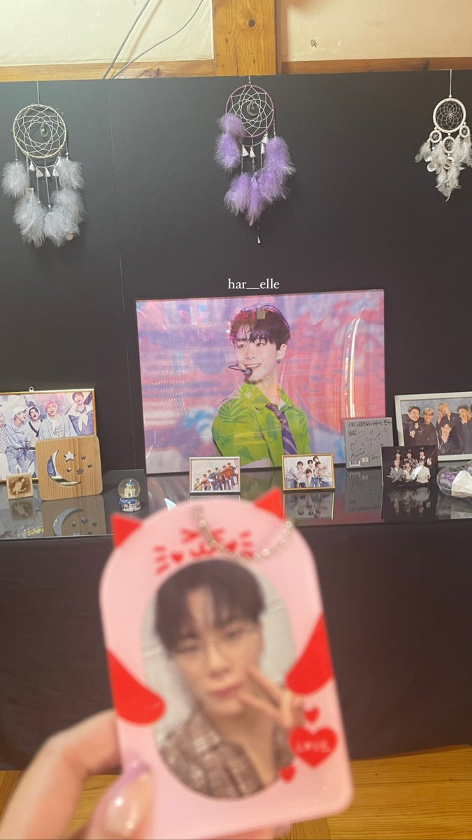 Har__Elle's tweet photo. This is for all Filo rohas who cant go to Moon Space 💜 

I didnt know what to write to represent 🇵🇭 I hope this is fine 🙏 Im sorry if its not enough to express how much we miss 빈 😭 https://t.co/7GVafqHinj